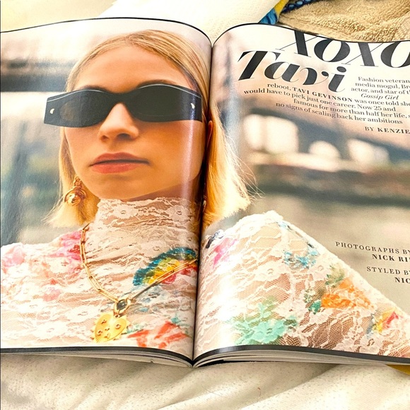 VANITY FAIR MAGAZINE DUA LIPA JEFFREY EPSTEIN - RFK JR 7/2021 - Picture 15 of 16